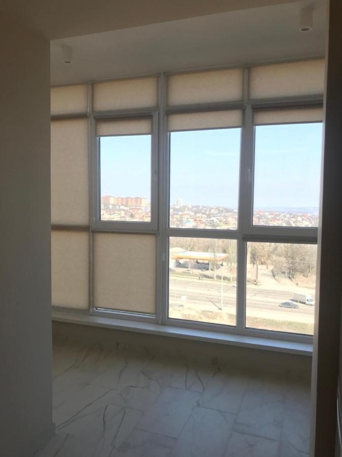 Appartamento Просторная Однокомнатная Жк Счастливый Dnipro Esterno foto