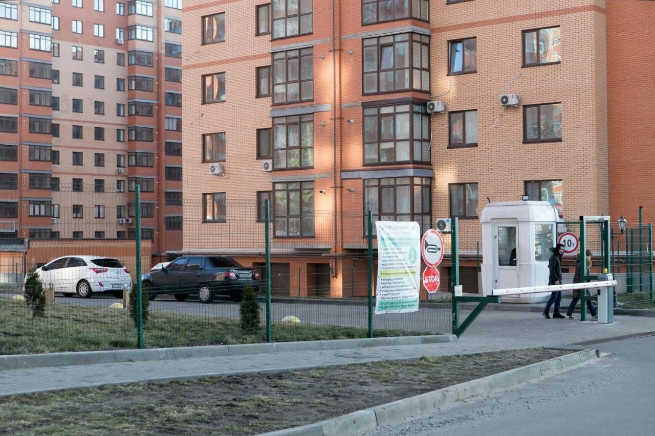 Appartamento Просторная Однокомнатная Жк Счастливый Dnipro Esterno foto